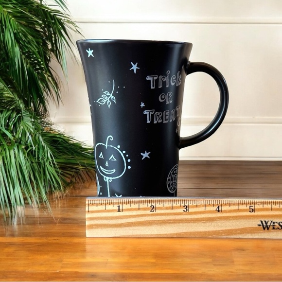 RARE 2007 Starbucks Trick or Treat Halloween Mug – 14oz - Black & White - Picture 8 of 9